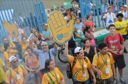 La pequeña Aparecida espera con ansias la visita del papa Francisco