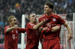 Bayern, Dortmund y Schalke continúan su pulso en la Bundesliga