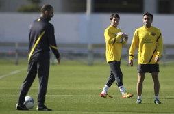 El FC Barcelona se prepara por primera vez en Japón