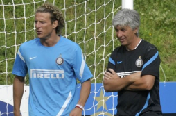 Inter no podrá contar con Forlán en fase de grupos de la Champions