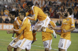 Costly va contra Roger Espinoza en la final