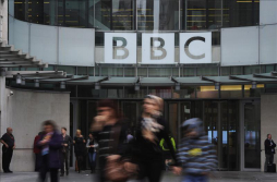 La BBC busca recuperar su credibilidad tras la caída del director general