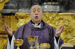 AP: Contradictoria imagen presenta cardenal hondureño