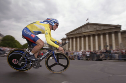 Lance Armstrong pierde sus 7 tour de Francia, lo suspenden de por vida