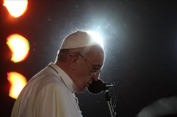 Papa Francisco aclamado por 1,5 millones en Copacabana