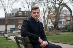 Tras declararse gay dejó el fútbol