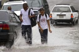 Huracán Sandy castiga Cuba y Jamaica, La Florida en alerta