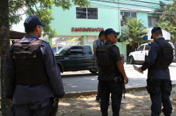 Balacera deja dos muertos y un herido frente a clínica sampedrana