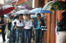 Continúa alerta verde por fuertes lluvias