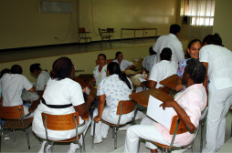 Personal del Mario Rivas inicia paro