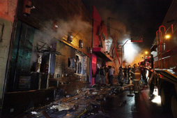 233 muertos deja incendio en discoteca de Brasil
