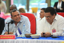 Gobernantes de Petrocaribe discuten enlazar a sus países vía aérea y marítima