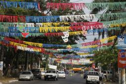 En La Ceiba se respira ambiente de carnaval