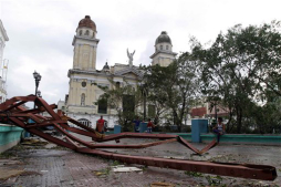Huracán Sandy se dirige al este de EUA tras dejar 59 muertos en el Caribe