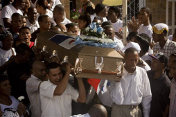 Martinelli anuncia que derogará polémica ley de Zona Libre