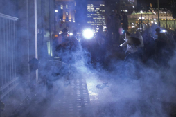 '¡Fútbol no, queremos educación!', gritan manifestantes en Brasil