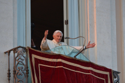 'Dios me dijo que renunciara”: Benedicto XVI