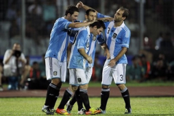 Messi lidera a Argentina en amistoso ante Nigeria