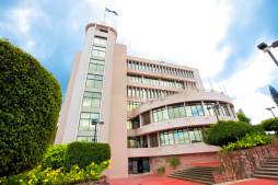 De 179 cónsules honorarios, cancillería no sabe nada de 125