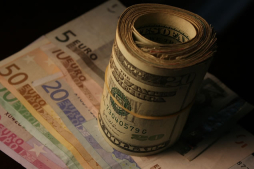 Gobierno agiliza la colocación de bonos