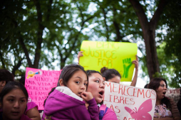 Indocumentados detenidos por reclamo a Obama por deportaciones