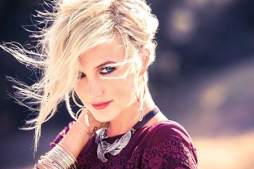 Ashlee Simpson apoya a su hermana
