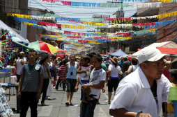Encanto, ritmo y mucho color en desfile de carrozas en La Ceiba
