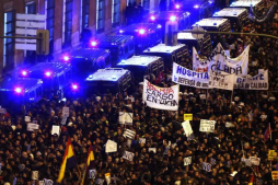 Miles de personas se manifiestan en España contra los recortes