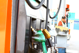 La súper y regular bajan, diésel vuelve a subir