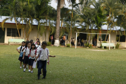 Enseñan a niños cómo actuar ante temblores