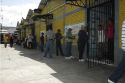 Piden a Lobo que resuelva lío de cárcel