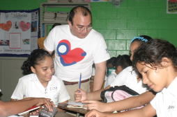 Opsa promueve los valores en escuelas