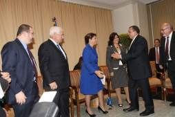 Presidente Lobo participa en cumbre de jóvenes contra la violencia