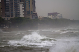 Huracán Sandy castiga Cuba y Jamaica, La Florida en alerta