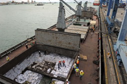 Armas cubanas iban escondidas en barco