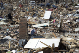 Suben a nueve los muertos por tornados en Oklahoma