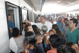 Toñito lleva brigadas a sectores populares