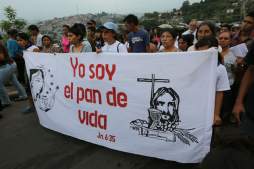 Ruegan por la paz en Honduras