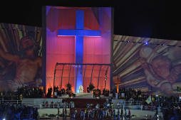 Papa Francisco aclamado por 1,5 millones en Copacabana