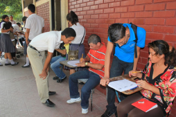 Con pocos recursos alfabetizan unos 800 estudiantes del José Trinidad Reyes