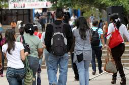 Estudiante hondureño de psicología gana un concurso del BID