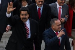 Capriles acusa a Maduro de atacarle para tapar la 'gran mentira' de Chávez