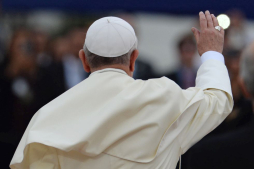 La pequeña Aparecida espera con ansias la visita del papa Francisco