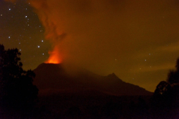 Volcán Popocatépetl genera fumarola de 3,5 kilómetros