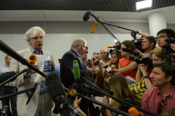 Snowden pide asilo en Rusia hasta poder volar a América Latina