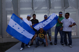 Catrachos se hicieron sentir en el Livestrong Park