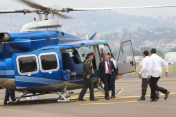 Lobo viaja a México para reunirse con Calderón y Peña Nieto