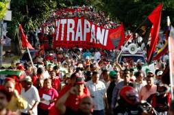 Maestros hondureños protestarán el martes en Honduras
