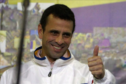 Capriles califica 'de chiste' las acusaciones de la compra de aviones de guerra