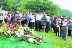 Despiden a Aldo Calderón con canción que escribió